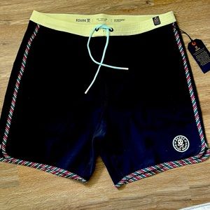 Roark mens boardshorts size 32